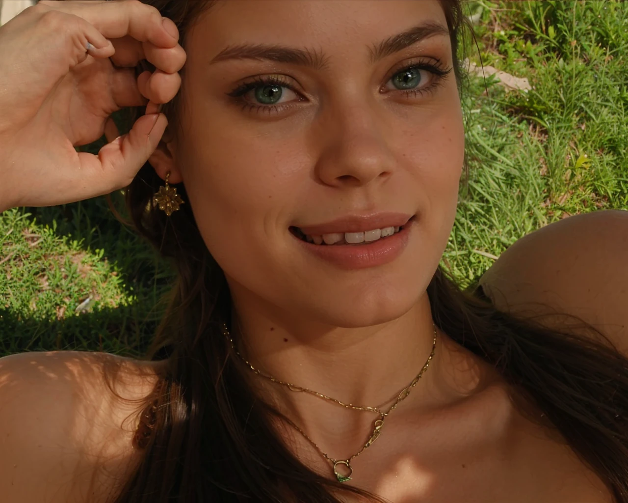 Beautiful blonde woman with very long and messy hair of Spanish origin , with green eyes, smiling, with a pretty face, big tits