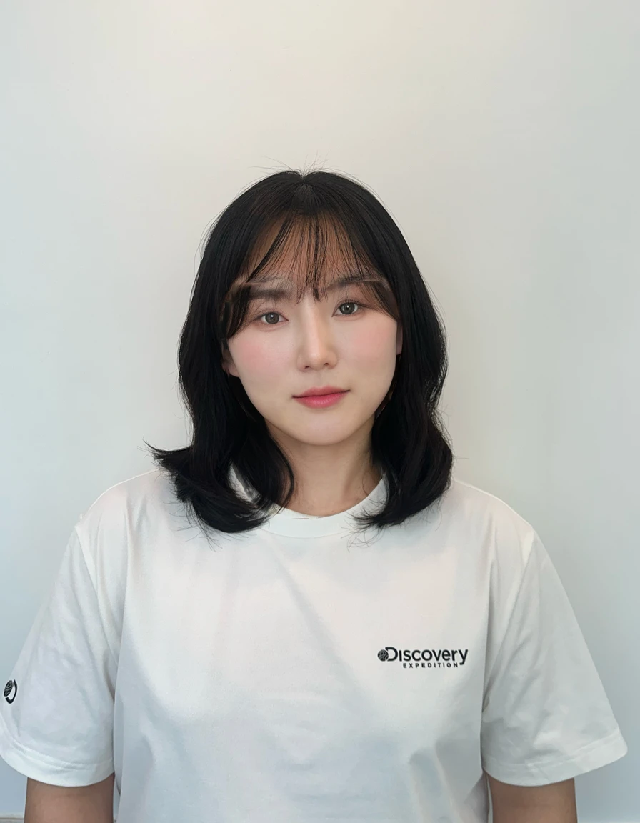Best Quality, 8k, Masterpiece, (Portrait: 1.3), (photo realistic:1.4), (hyper realistic:1.4), Sharp Focus, looking at viewer, (smoother lighting:1.1), (increase cinematic lighting quality:0.9), realistic lighting, backlighting, light on face, ray trace, (brightening light:1.2), (Increase quality:1.4), sharp detail, (best quality real texture skin:1.4), finely detailed eyes, black_eyes, finely detailed face, 25 year old Korean woman