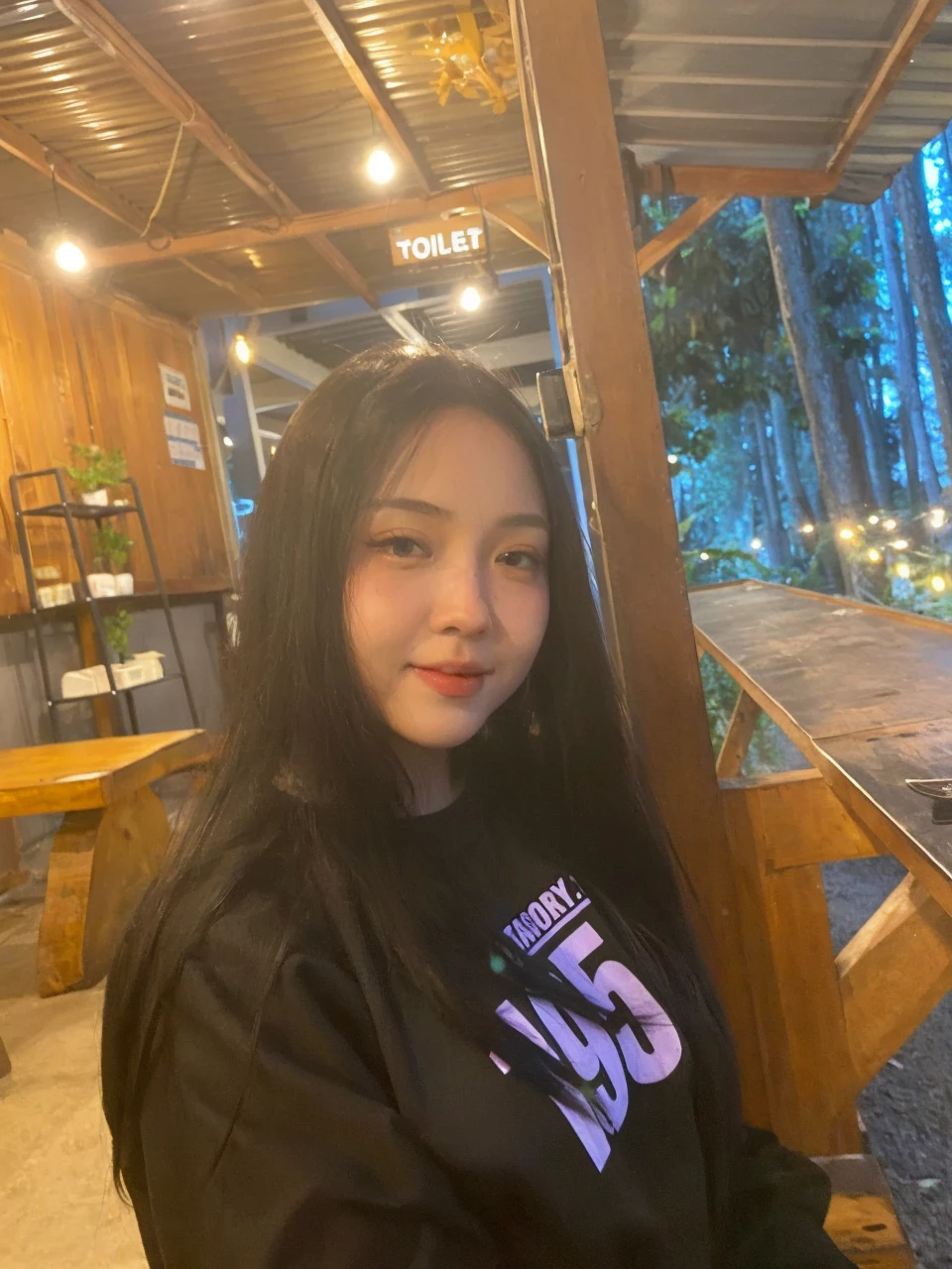 Kim Jennie with white brown hair, with curlers at the ends, with two bows on each side of the hair, all her white hair brown, with a star clip in her white brown hair, light colored eyes, Beautiful eyes, crying eyes, Beautiful, splash nose, watery nose, Beautifuls labios, pink lips, heart and cupid shaped lip, Beautiful skin, pale, White skin, with moles and freckles all over his face, soft pink blush on cheeks, natural pink blush, soft pink makeup, Jennie, Nice neck, marked collar, frown, tender look, with a kiss necklace, a Beautiful kiss necklace, similar a Yumeko Jabami, while using a YK2 Crochet, woolen, with a YK2 style brown miniskirt, while wearing stockings, secretary stockings, medias sexy, while having a bare abdomen, Delgado, marked and Beautiful, (big breasts, soft breasts, Beautifuls pechos), while she cosplays the character Yumeko Jabami, The anime Kakegurui., looking to the camera