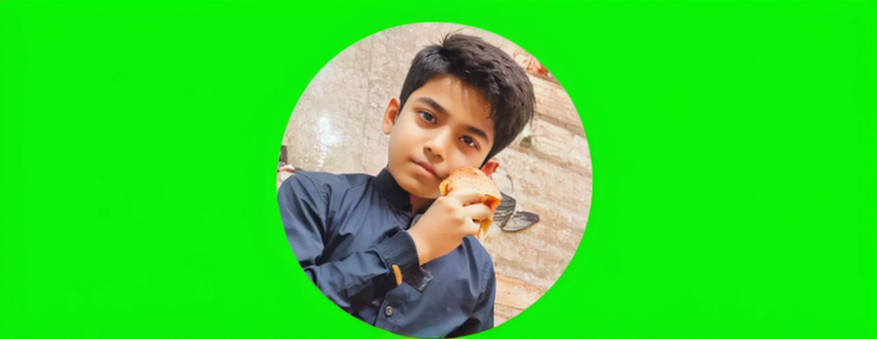 The Boy Name furqan and eat pizza and burger 