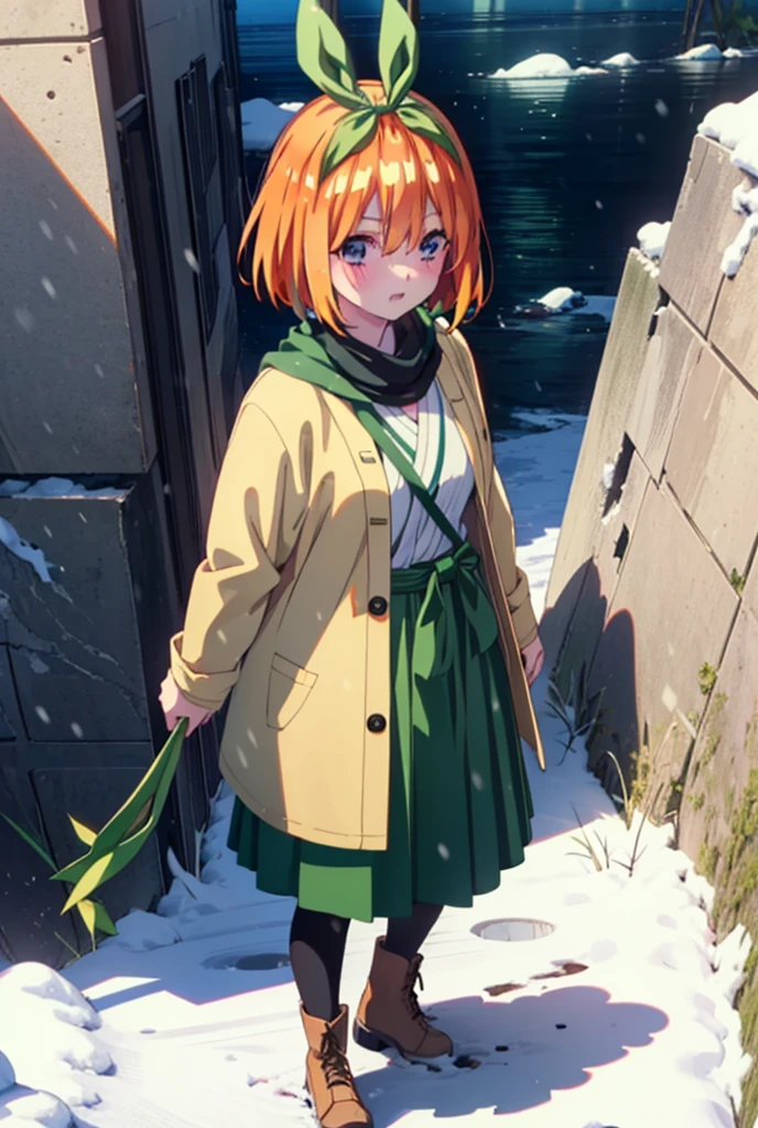 Yotsubanakano, Yotsuba Nakano, bangs, short hair, blue eyes, Hair between the eyes, hair ribbon, hair band, Orange Hair, (Green ribbon:1.5), smile, Hair between the eyes,blush, Open your mouth,White Breath,scarf,Green neck long coat,V-neck sweater,Long skirt,Black Pantyhose,short boots,Standing leaning against a wall,Snow is piling up,that&#39;it&#39;s snowing,whole bodyがイラスト入るように,Hiding in a roofed building,
break outdoors, construction area,
break looking at viewer, whole body,
break (masterpiece:1.2), Highest quality, High resolution, unity 8k wallpaper, (shape:0.8), (Beautiful attention to detail:1.6), Highly detailed face, Perfect lighting, Extremely detailed CG, (Perfect hands, Perfect Anatomy),