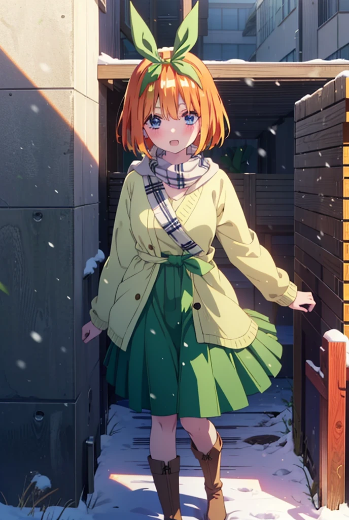 Yotsubanakano, Yotsuba Nakano, bangs, short hair, blue eyes, Hair between the eyes, hair ribbon, hair band, Orange Hair, (Green ribbon:1.5), smile, Hair between the eyes,blush, Open your mouth,White Breath,scarf,Green neck long coat,V-neck sweater,Long skirt,Black Pantyhose,short boots,Standing leaning against a wall,Snow is piling up,that&#39;it&#39;s snowing,whole bodyがイラスト入るように,Hiding in a roofed building,
break outdoors, construction area,
break looking at viewer, whole body,
break (masterpiece:1.2), Highest quality, High resolution, unity 8k wallpaper, (shape:0.8), (Beautiful attention to detail:1.6), Highly detailed face, Perfect lighting, Extremely detailed CG, (Perfect hands, Perfect Anatomy),