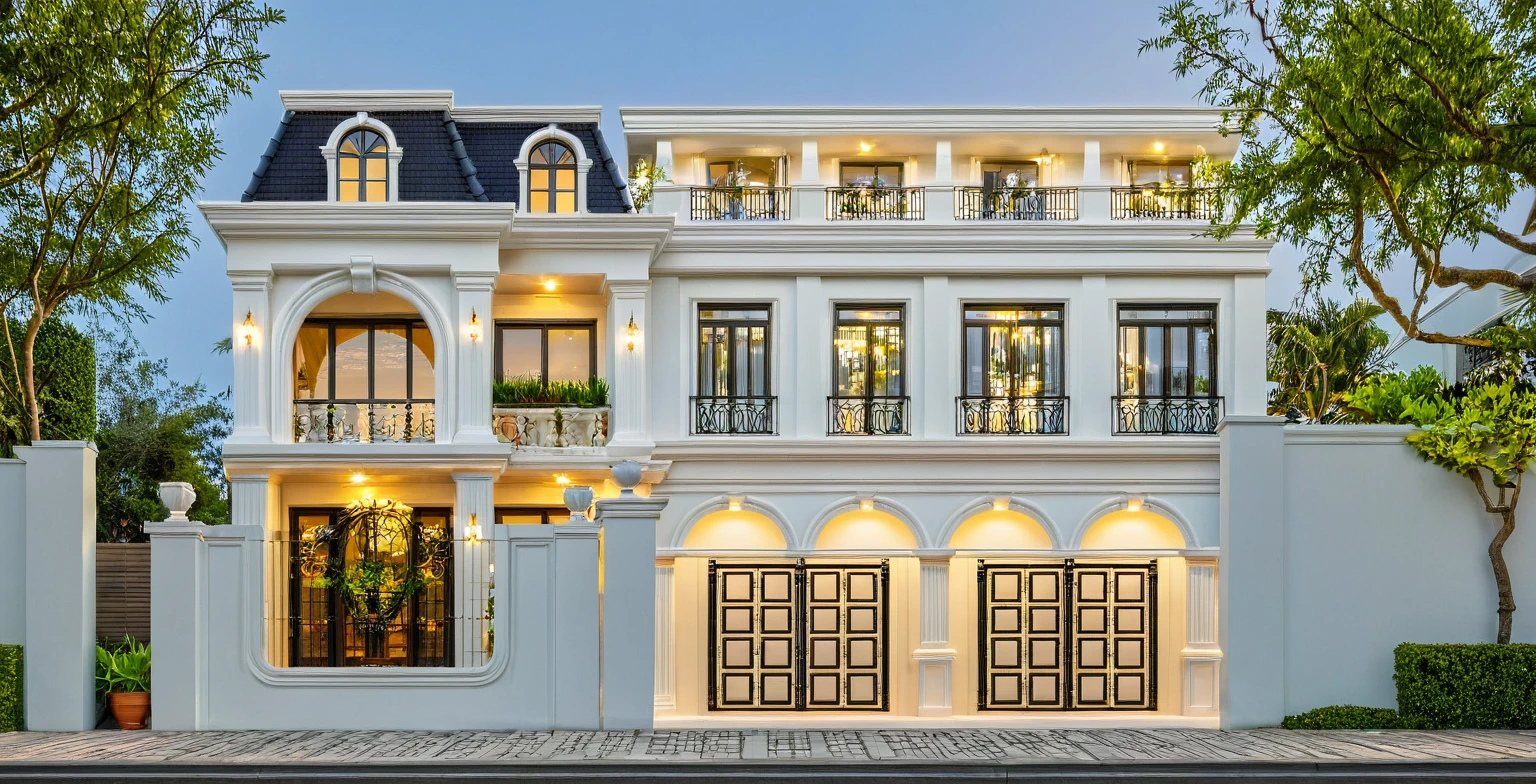 neoclassical villa on the street, (daylight), tropical plants, vivid colors, streetscape, wide gate, white tones, white walls, large glass doors, warm interior lighting , wood and marble, best quality, 20ArchiAI_XL_NeoTH-v2