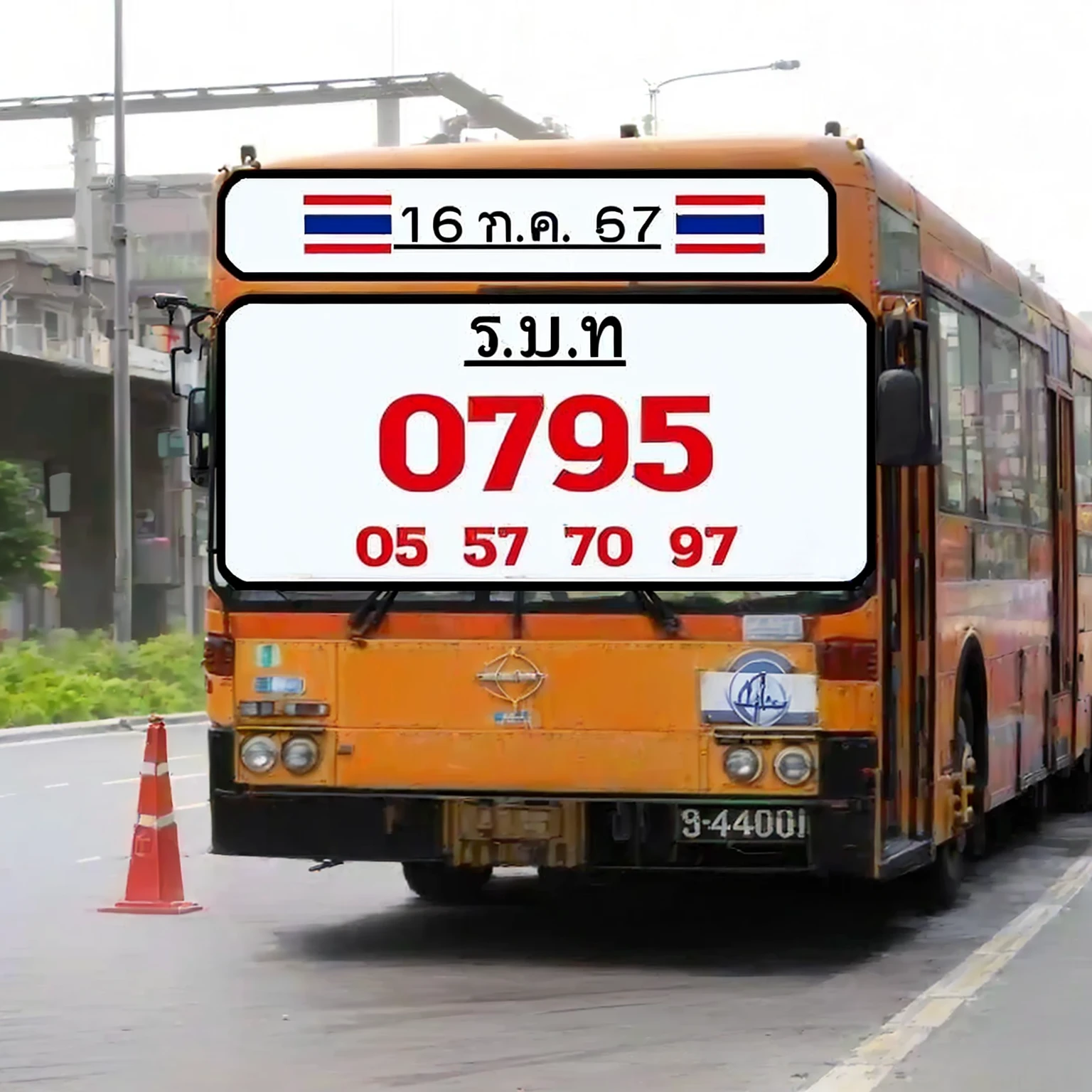 there is a bus that is driving down the street, public bus, ( ( ( buses, buses, width 🚿🗝📝, h bangkok