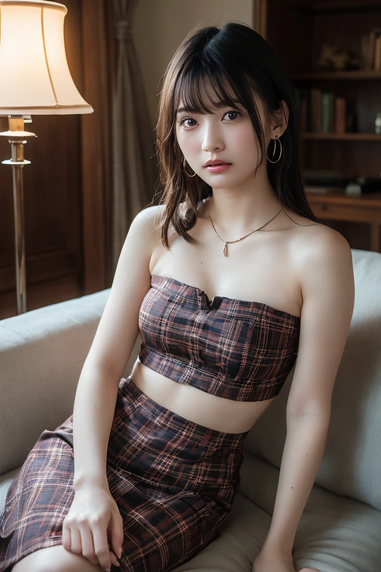(Highest quality:1.4),(masterpiece:1.4),(Realistic:1.4),(Realistic:1.2),(超High resolution, RAW Photos:1.4),(High resolution, Ultra-detailed:1.2),(8K:1.2),View your viewers,Cinematic photography,One girl,skeletally correct,Black-haired woman,(Small earrings,necklace,Plaid tube top,Pale pink dress,Beautiful body lines,View from the front),(Western-style building interior,Dimly lit room,The lamplight shines on my cheeks,Sit on the sofa)