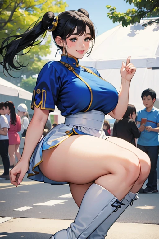 A chubby girl with black hair and freckles, dressed as Chun-Li and wearing white boots, smiling gently　　Comiket Venue