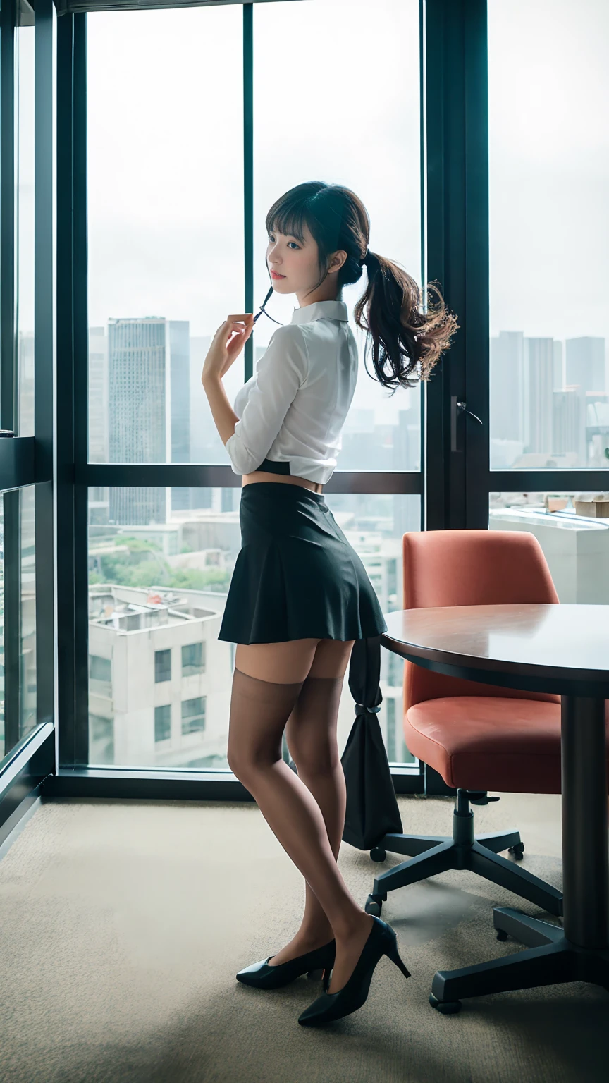 Conference room on the top floor of a high-rise building、OL Soule、mini skirt、CHANELWind、Garter Stockings、Byheel、Put your hands on the window and stick your butt out、Pose to invite a man