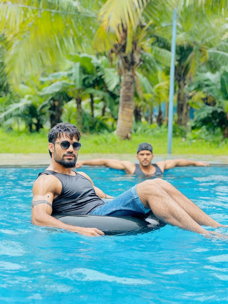 Muscular body,raal body,realistic face 
