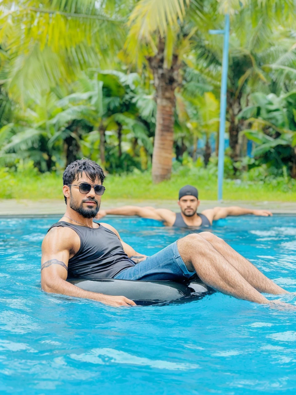 Muscular body,raal body,realistic face