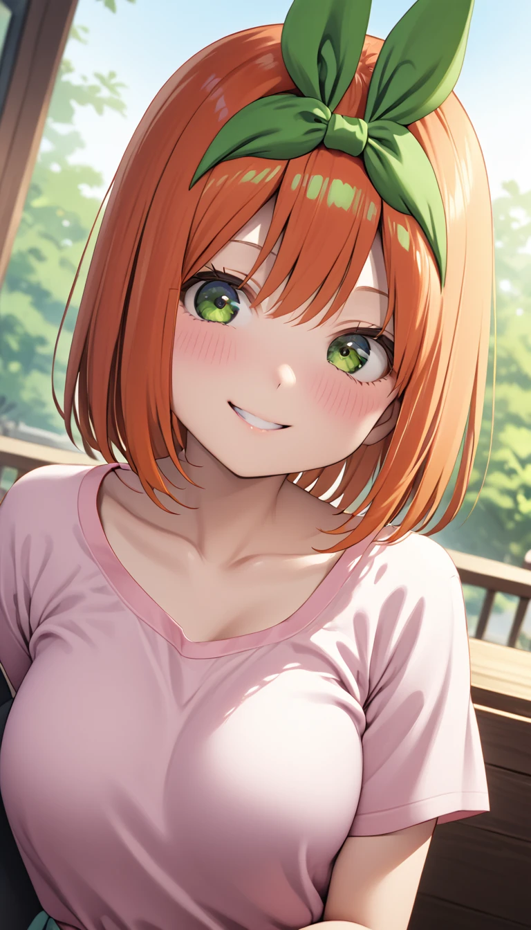 (Highest quality、Masterpiece、Very detailed、4K)、One Woman、、short hair、Orange Hair、(((Nakano Yotsuba)))、smile、chest、arm、