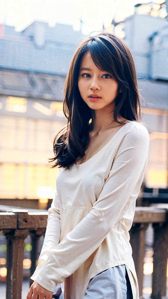 (8k、born、Professional、Highest quality、masterpiece:1.2)、(Genuine、Realistic:1.37)、Very detailed、(18-year-oldの女性のポートレート)、(highest Detail Skin:1.2)、(highest detail face:1.2)、1 Female、18-year-old、(View your audience)、Black Hair、Long Hair、expensive 、日本の高bornセーラー服の、Navy blue ribbon around neck、The wind blew up her pleated miniskirt., Revealing white lace panties.、Sunset sky、The cityscape at dusk can be seen in the distance、Golden Hour