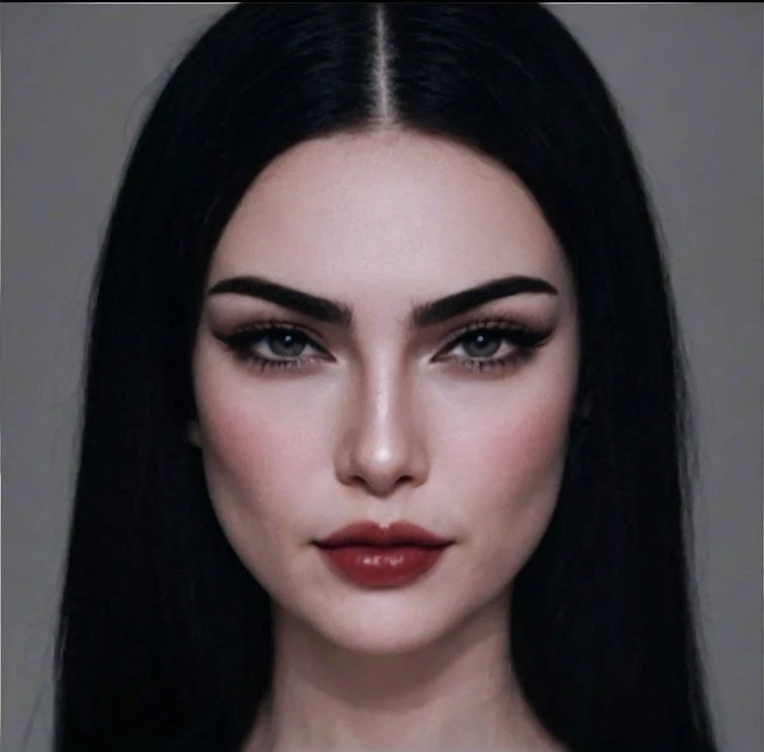 1 girl, length hair, Looking at the viewer, black hair, jewellery, breasts, hourglass figure, red eye, Make-up, Fangs, Stupid smile, tiara,