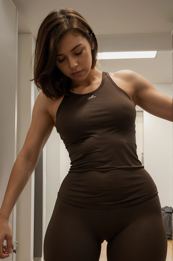 1 girl, brown hair,short hair reaching shoulders,tight clothes, cueroo completo, gran trasero