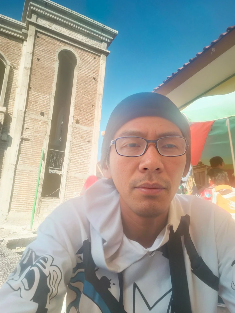 A indonesian man, 3d cartoon, 3d render, realistic detailed UHD 4k photography extreme quality, Cg unity 8k, super delicate, background blur, full depth of field, HDR high dynamics, real restoration, intricate and extreme details, perfectly presenting the style of midjourney art.  realistic, elegant, goddess, surrealism, high detail, supremacy, cinematic lighting, ray tracing, shadow, uhd, retina, masterpiece, ccurate, anatomically correct, textured skin, super detail, high detail, high quality, high quality, award-winning, best quality, high resolution, 1080P, 16k, 8k, 4K, HD