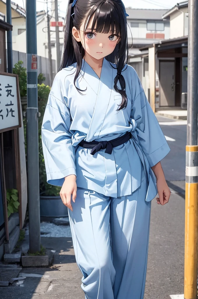 13-year-old girl　Lower Body　Her dark hair is tied quite low on her head　Very narrow eyes　Very droopy eyes　clear　Bearish　Slim figure　Light blue yukata　Shorts are completely visible　My shorts are soaked with sweat