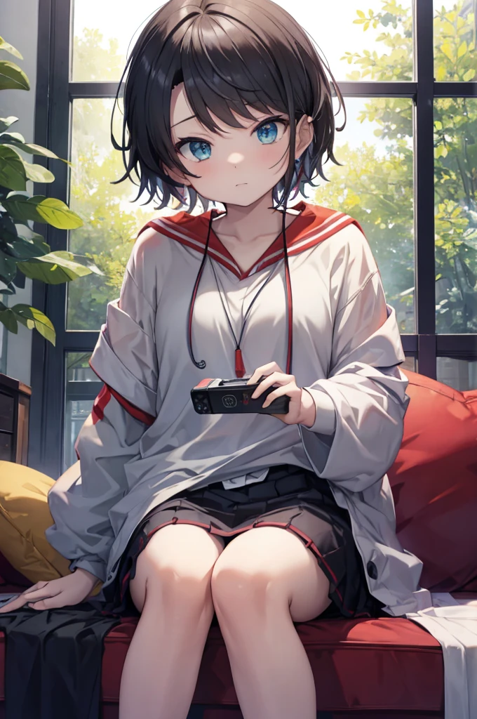 Play games、bellow、Sit on the sofa、