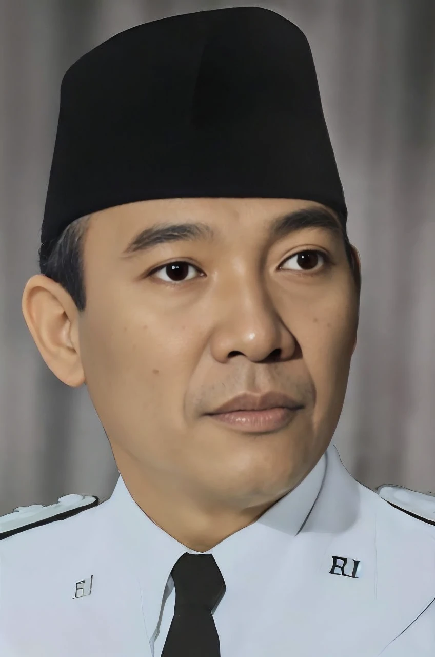 Indonesian Muslim man, aged 50 years or over, wrinkled brown skin, wearing a formal white jacket with the nuances of an Indonesian president, wearing a black songko, tall, slightly large nose, clear black eyes, slightly thick lips, realistic HD quality image.