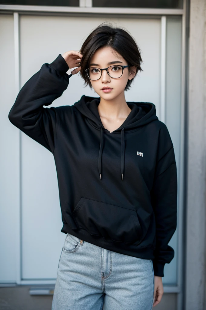 Energetic，short hair，Hoodie，Girl，Glasses