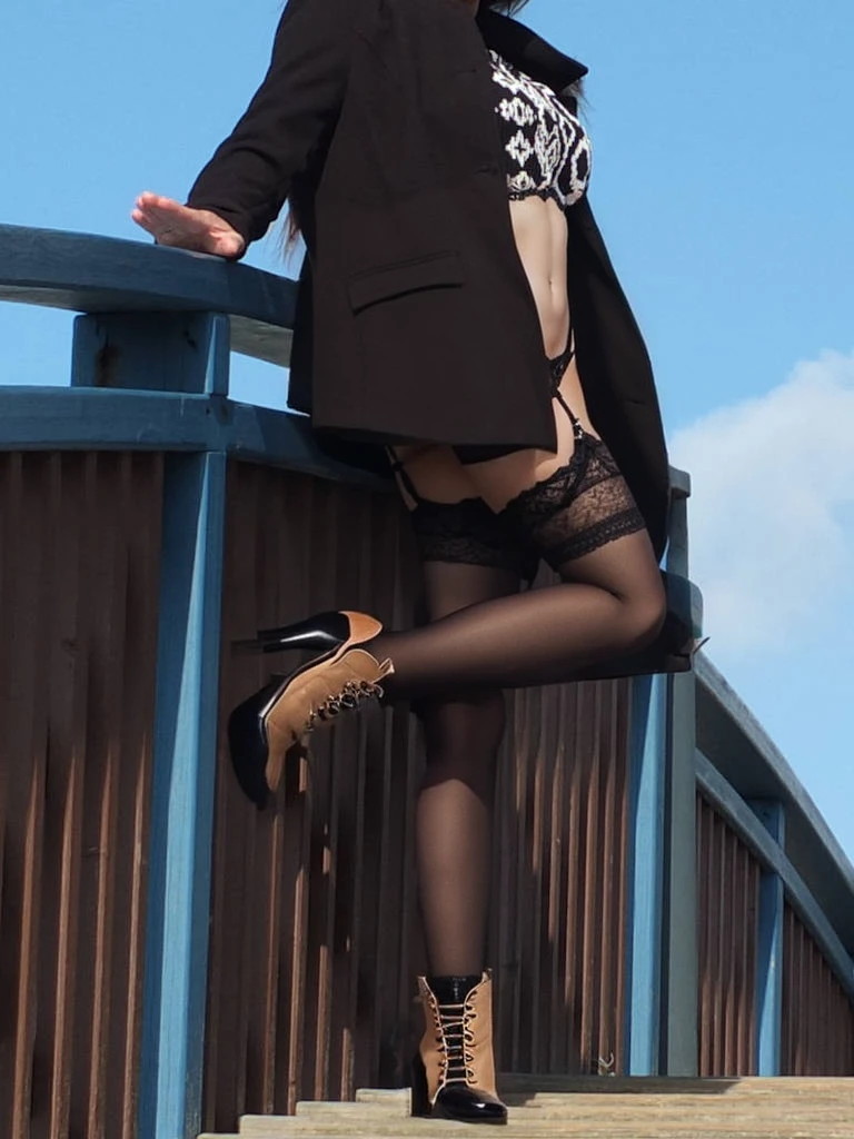 nude, stockings, lace garter, boots, photo