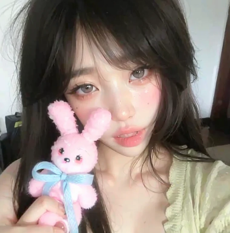 large eyes, full lips, doll lips, cristy-ren, high quality photo of a woman, detailed face, <3