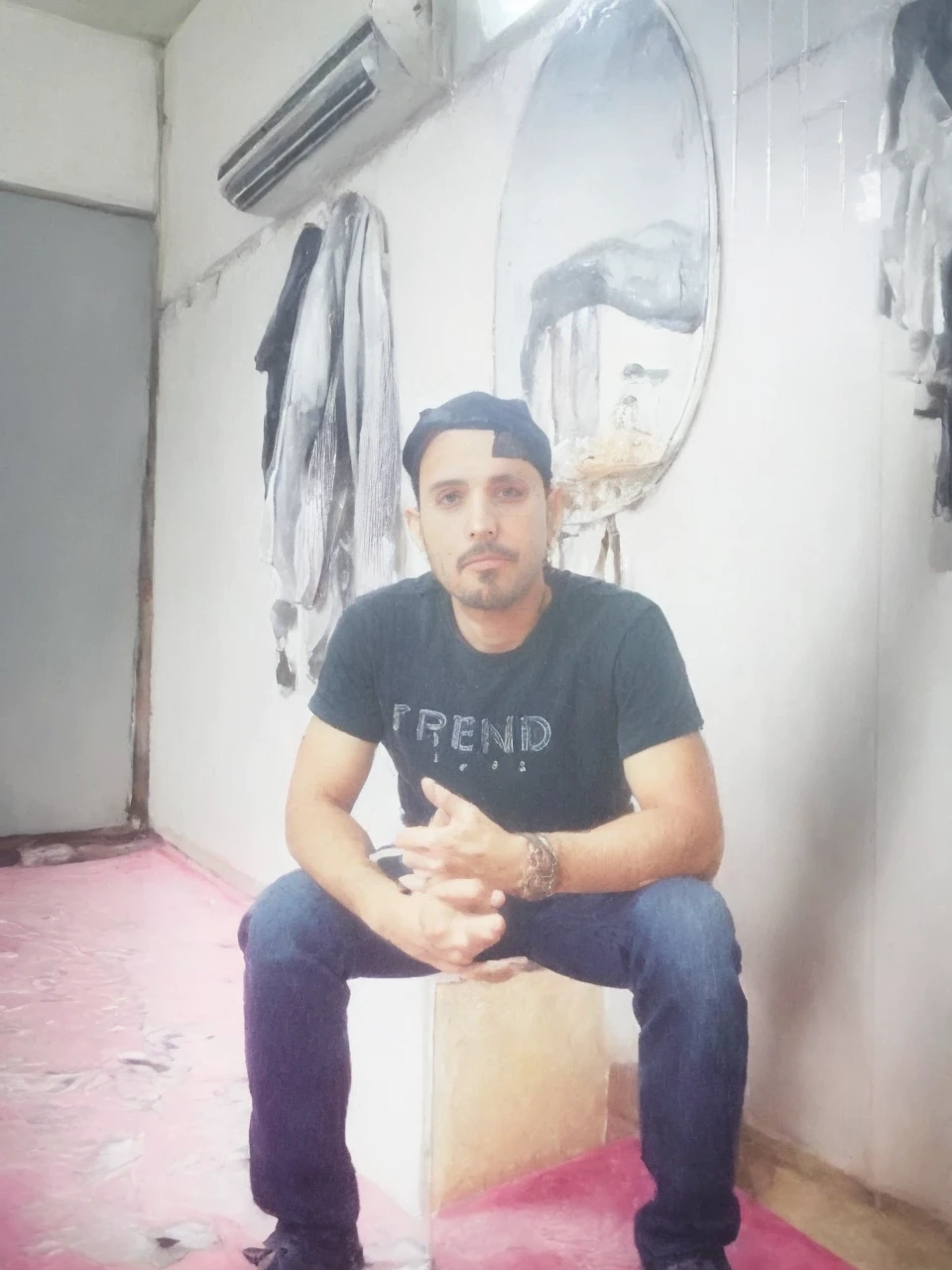 1boy, realistic, ultra quality, highly detailed  cap, arabe, bone