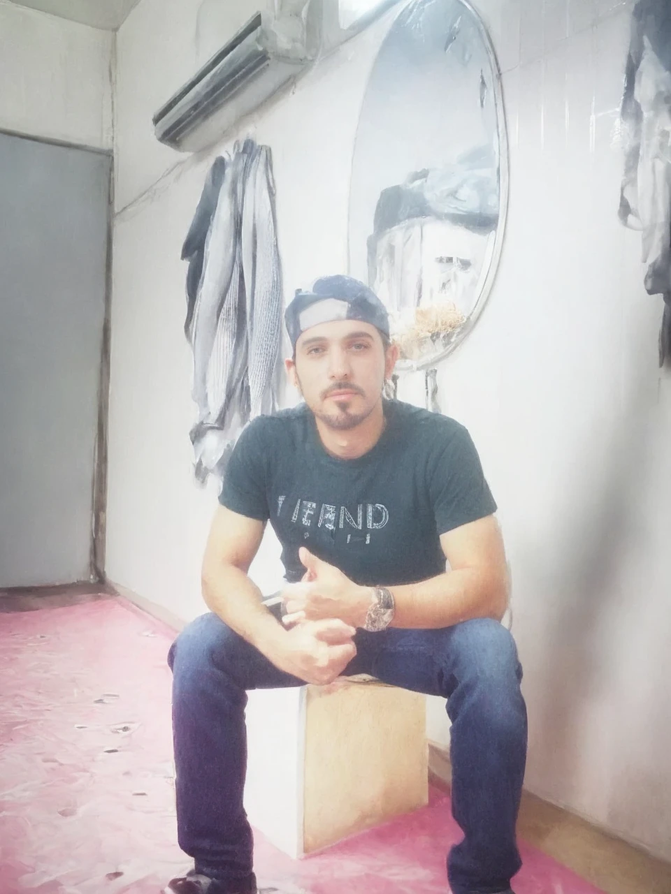 1boy, realistic, ultra quality, highly detailed cap, arabe, bone
