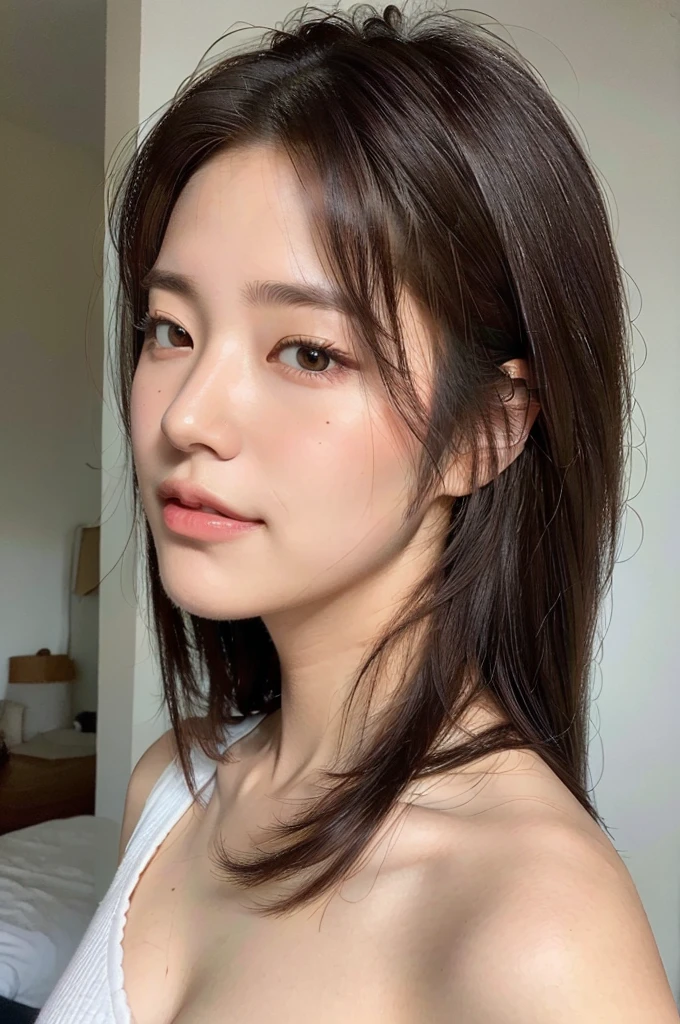 (Highly realistic photos, High resolution, Detailed face, Fine grain), ((Shooting in the room))、Japanese women, 20-year-old, A variety of expressions, alone:1, Slim figure, Round eyes、Various hairstyles, Casual clothing, 写真の中でalone、Selfie、Photographed in natural light、Simple Necklace、Spring Clothes、Looking at the camera、profile、Dark Brown Hair Color、The chest is visible、smile