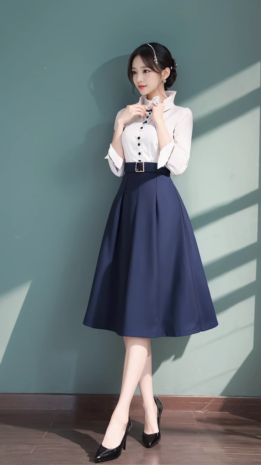 The fashion style of the 50s was characterized by elegance and conservatism.,The most fashionable outfits include: A-line skirt:A-line skirt是50年代女性的标志性单品,It cinches at the waist,The skirt flares outwards,Elegant and suitable for all body types。