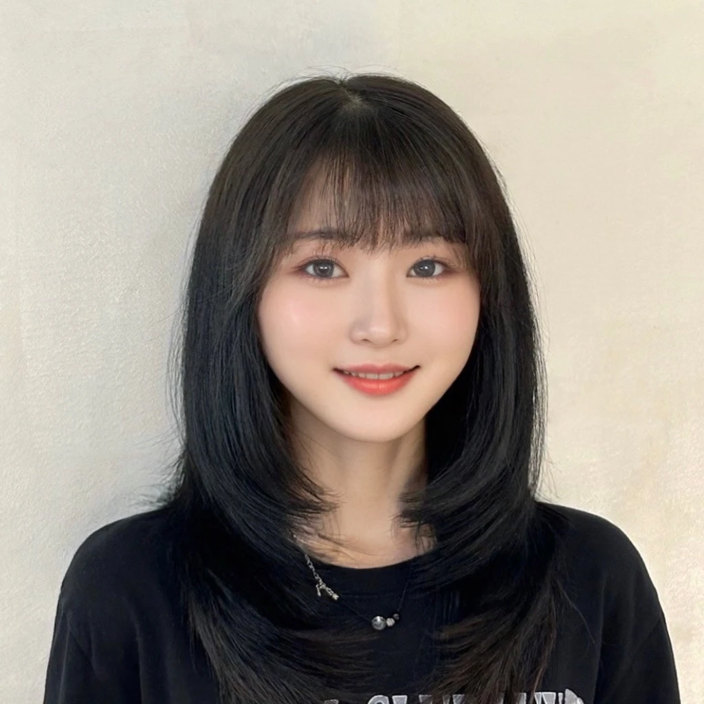 Best Quality, 8k, Masterpiece, (Portrait: 1.3), (photo realistic:1.4), (hyper realistic:1.4), Sharp Focus, looking at viewer, (smoother lighting:1.1), (increase cinematic lighting quality:0.9), realistic lighting, backlighting, light on face, ray trace, (brightening light:1.2), (Increase quality:1.4), sharp detail, (best quality real texture skin:1.4), finely detailed eyes, black_eyes, finely detailed face, 25 year old Korean woman, gray_eyes, smiling_face