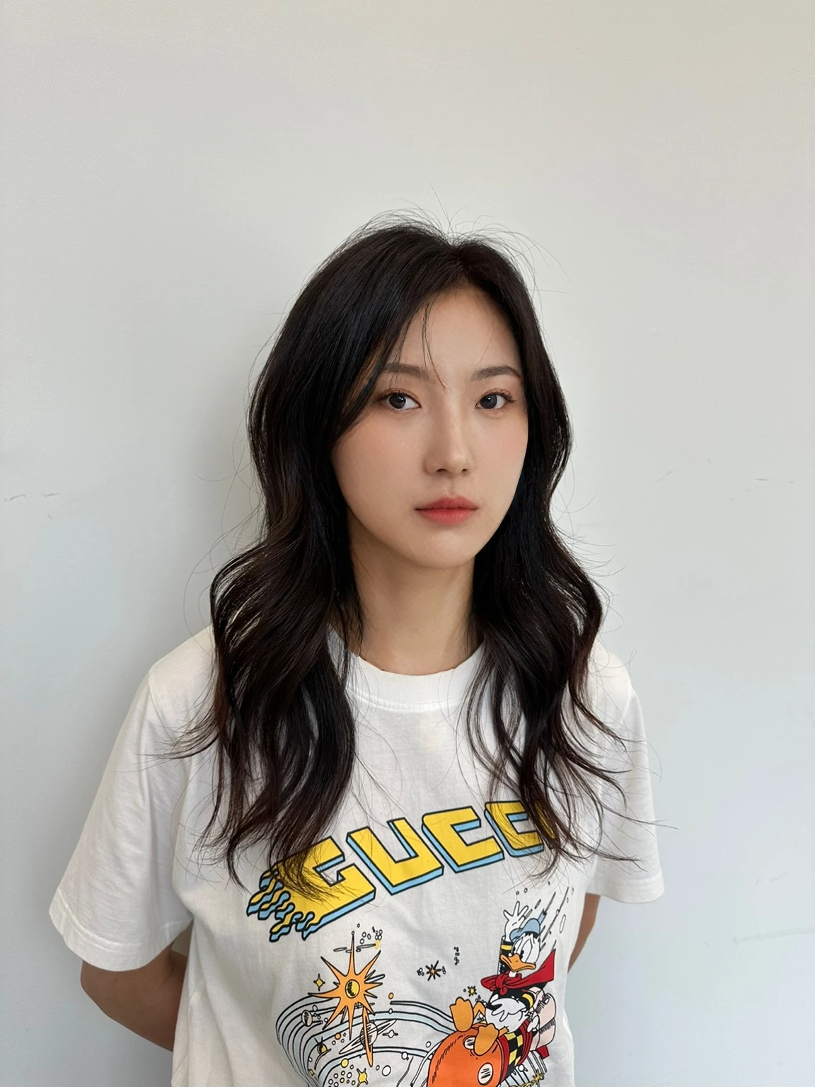 Best Quality, 8k, Masterpiece, (Portrait: 1.3), (photo realistic:1.4), (hyper realistic:1.4), Sharp Focus, looking at viewer, (smoother lighting:1.1), (increase cinematic lighting quality:0.9), realistic lighting, backlighting, light on face, ray trace, (brightening light:1.2), (Increase quality:1.4), sharp detail, (best quality real texture skin:1.4), finely detailed eyes, black_eyes, finely detailed face, 25 year old Korean woman