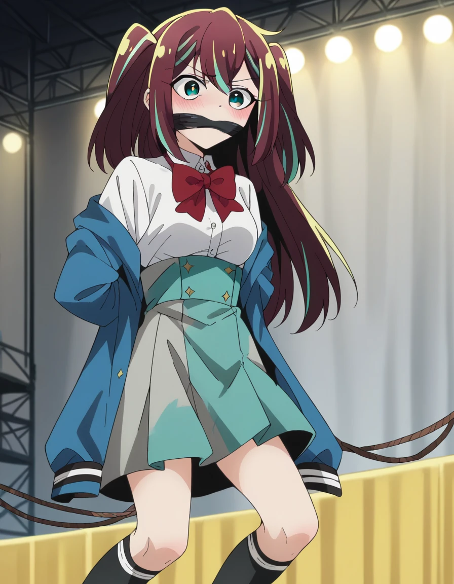 score_9, score_8_superior, score_7_superior, sauce_anime,
Samakoya, Matama Akoya, Long Hair, Brown Hair, Green Eyes, Multicolored Hair, Aqua Eye, two side superior, Striped Hair,
skirt, shirt, Knee socks, bow, , Jacket, white shirt, black Knee socks, bowtie, red bow, zettai ryouiki, button, blue Jacket, red bowtie, grey skirt, high-waist skirt,
indoor, stage, stage lights, concert, Tied up with rope,gag,Struggling,blush,Painful expression,