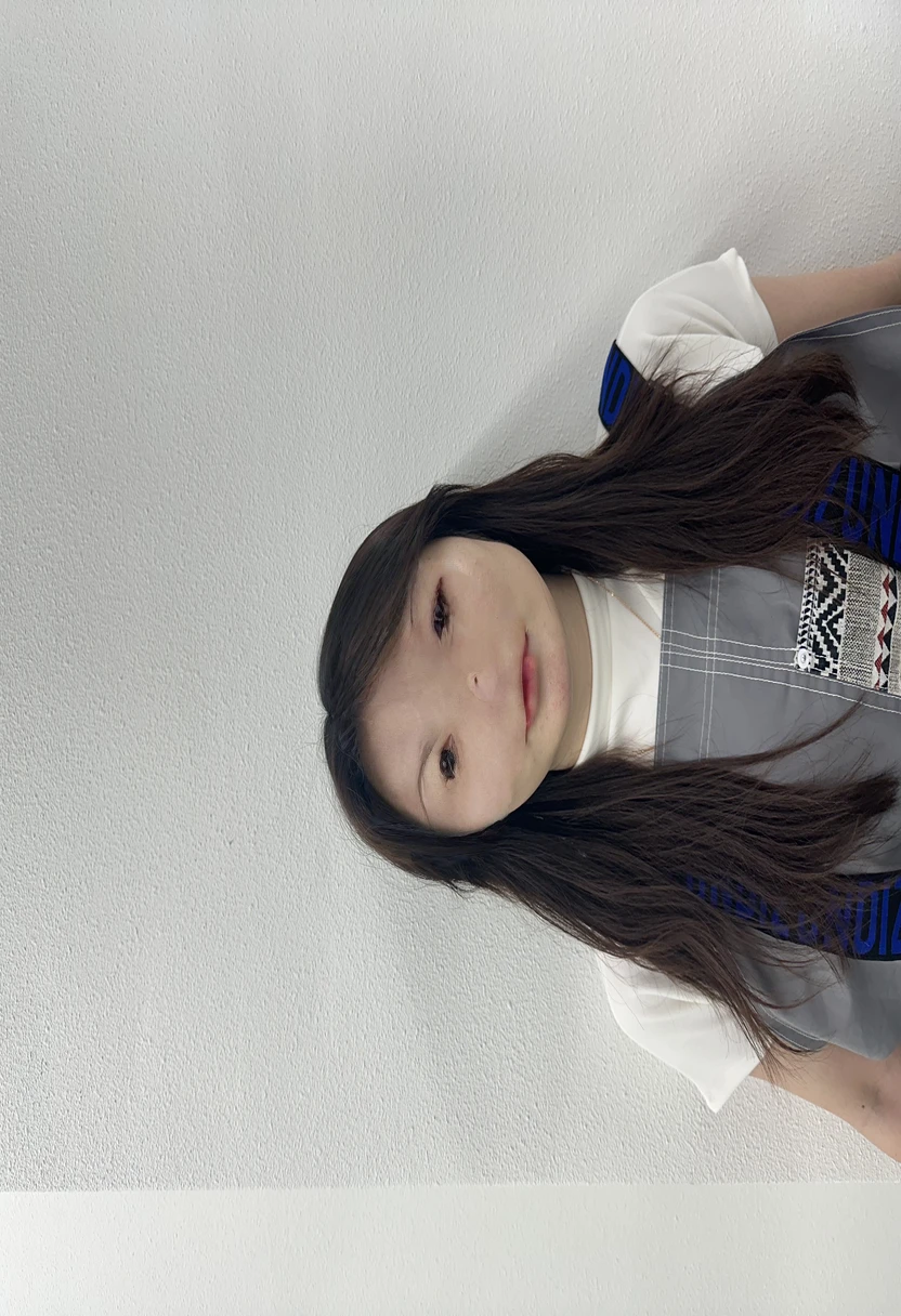 Best Quality, 8k, Masterpiece, (Portrait: 1.3), (photo realistic:1.4), (hyper realistic:1.4), Sharp Focus, looking at viewer, (smoother lighting:1.1), (increase cinematic lighting quality:0.9), realistic lighting, backlighting, light on face, ray trace, (brightening light:1.2), (Increase quality:1.4), sharp detail, (best quality real texture skin:1.4), finely detailed eyes, black_eyes, finely detailed face, 25 year old Korean woman,smiling_face