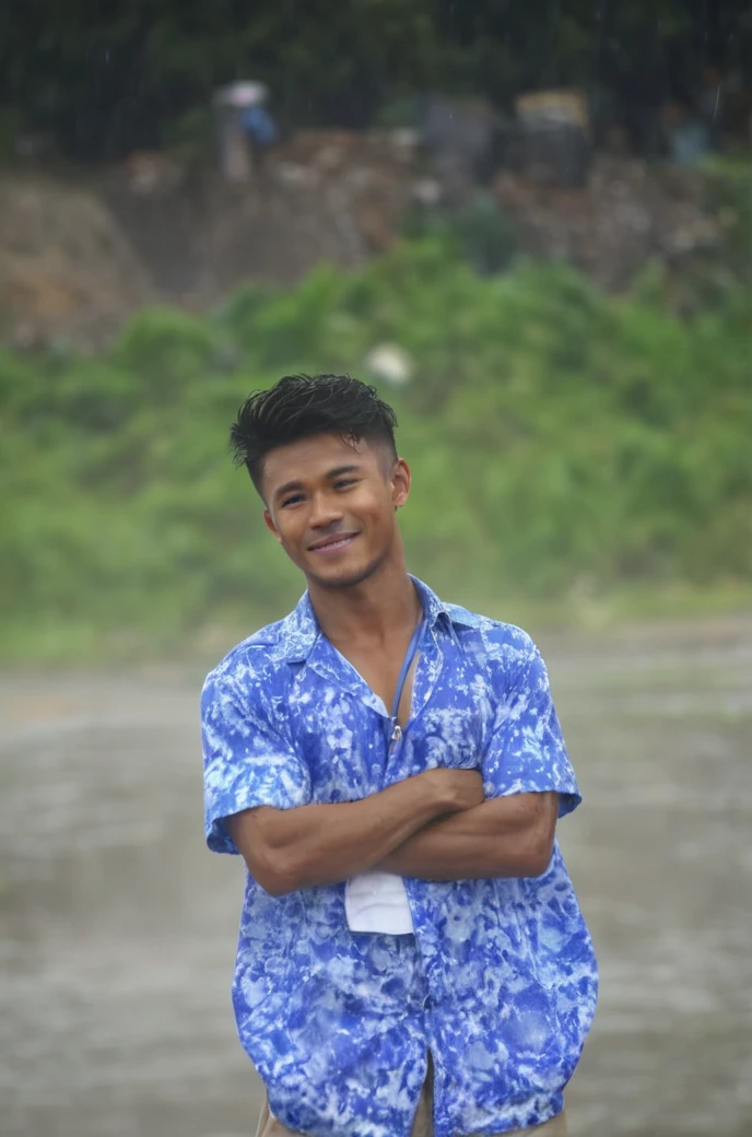 realist:1.3,( fotorrealist, 8k, RAW Photos, Premium quality, Masterpiece, epic lighting. close up, Centered image), (foreground),((1 beautiful man beautiful smile, self-confident well-formed muscles, Post Apocalyptic, Guerrero, Perfectly detailed face and body, (foreground), rainy scene, poor lighting due to rain,(( face and body wet from the rain:1.5)),lightning lighting, dynamic pose, beautiful and detailed hair, Leather Clothes)), ((Imaginative scene)),((perfect, meticulously detailed.:1.3)), ((full shot: 1.4)), ((best quality )), ((masterpiece)), 3D, (hyper detailed: 1.3), ((Epic Scenery: 1.3)), ((night background: 1.3 ))), (((night:1.2))), ( Photorealistic: 1.4), ((Front camera)),( (Low-light night cinematic lighting: 1.2)). 32