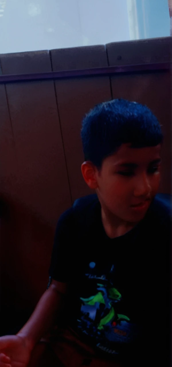 This kid is at sea sab
Get a sitting