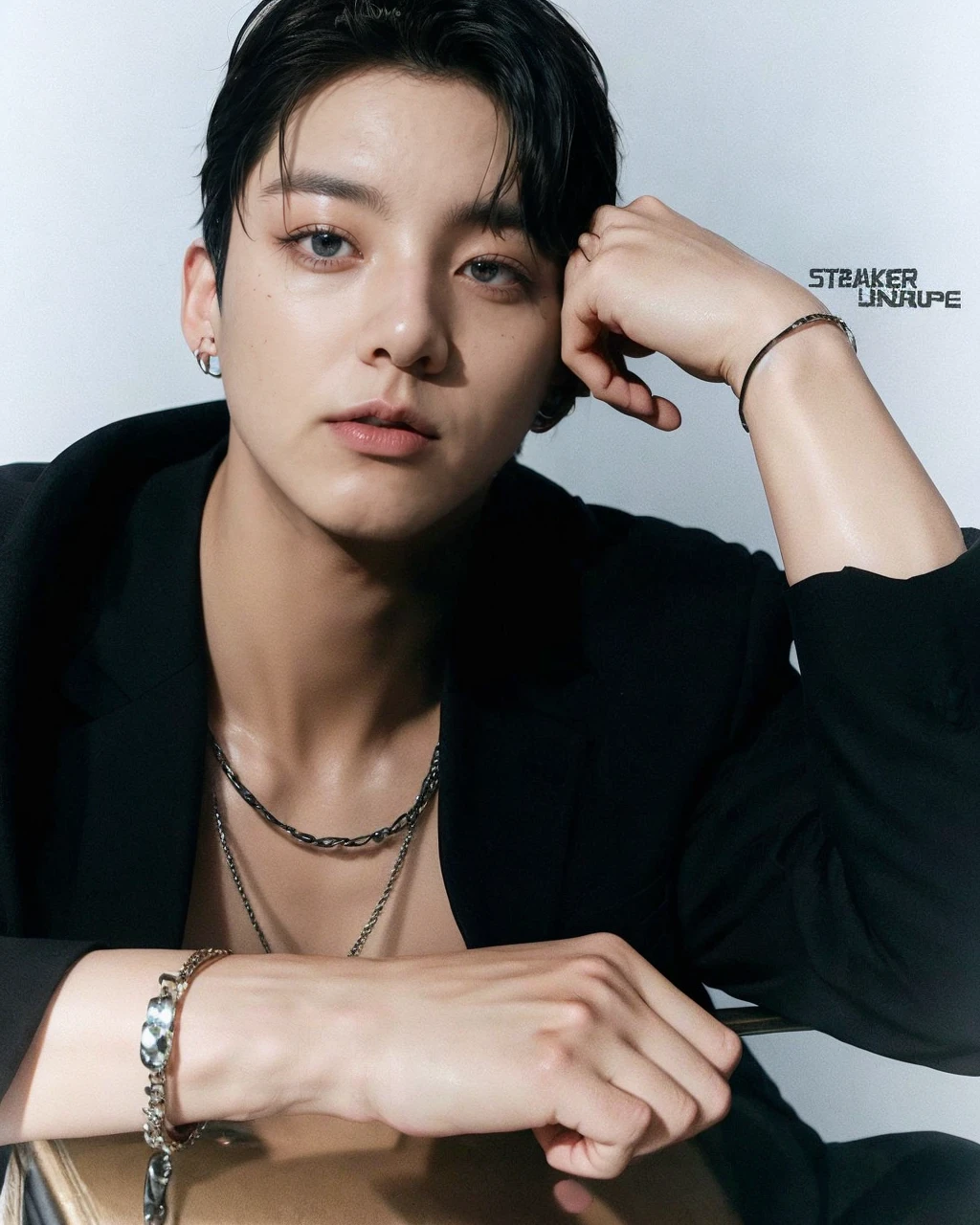 Jungkook Jeon, Jungkook Jeon, BTS group, jungkook, Jungkook Jeon, jungkook the bts, young face, large eyes, thick and fleshy lips, Well defined face, Set of faces.
