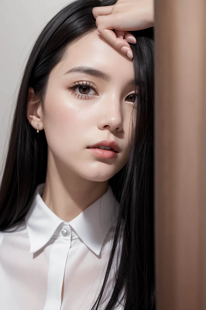 A white woman with straight black hair and dark brown eyes measuring about 1,56 tall