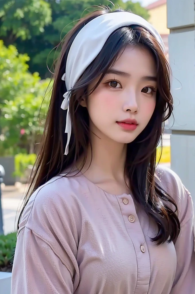 Selfie photos closer to real life,Faceless selfie,Face-covering selfie,A 27 year old Asian woman,Actual life selfie photos,Naturally and skillfully blocks most of the face,But the outline is clear,I can feel that she is a beautiful and generous Asian beauty