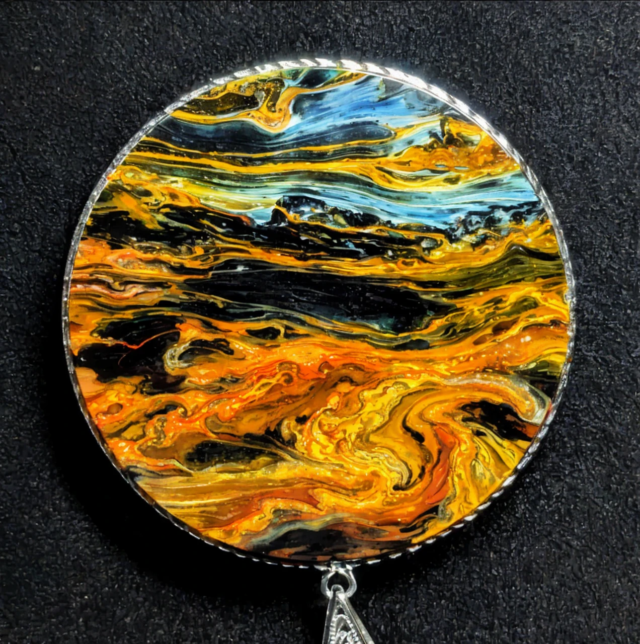 Fiery red clouds swirl and change,The terrain of distant mountains changes significantly.,The colors are distinct and blended,Clear changes in light and shadow,Silky smooth and delicate watercolor painting