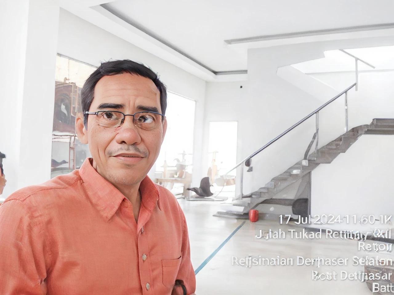 4k, Best quality, masterpiece, ultra high res, beautiful lighting, (realistic, photo-realistic:1.4), futuristic background,
jokowi, 1man, 60 years old, skinny, sitting on throne, disney pixar style