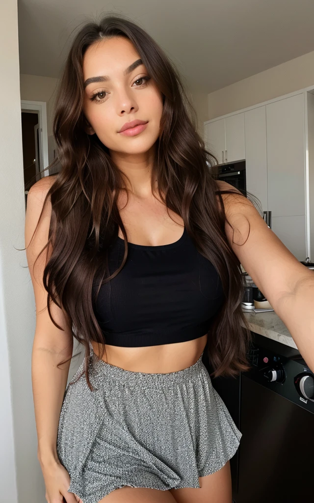 1 femme, Long Wavy Hair, dark brown eyes, top, chambre, Selfie, kitchen, sexy