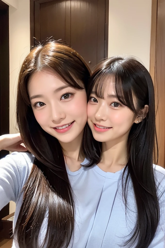Japanese、8k、Ultra Detail、フォトReal、Realistic and accurate depiction、Realistic and accurate human anatomy、High resolution、Highest quality、Wife、Perfect cuteness、Random hairstyle、Real、Beauty、Idol、Gentle expression、No makeup、happinessそうな笑顔、masterpiece、refreshing、wife、35歳のwife、2-year-old daughter、Two-shot photo、happiness、2 people、Medium Hair、Inside a Western-style house、Coming to the camera、happinessそうな表情、A loving smile、happinessそうな親子、No makeup