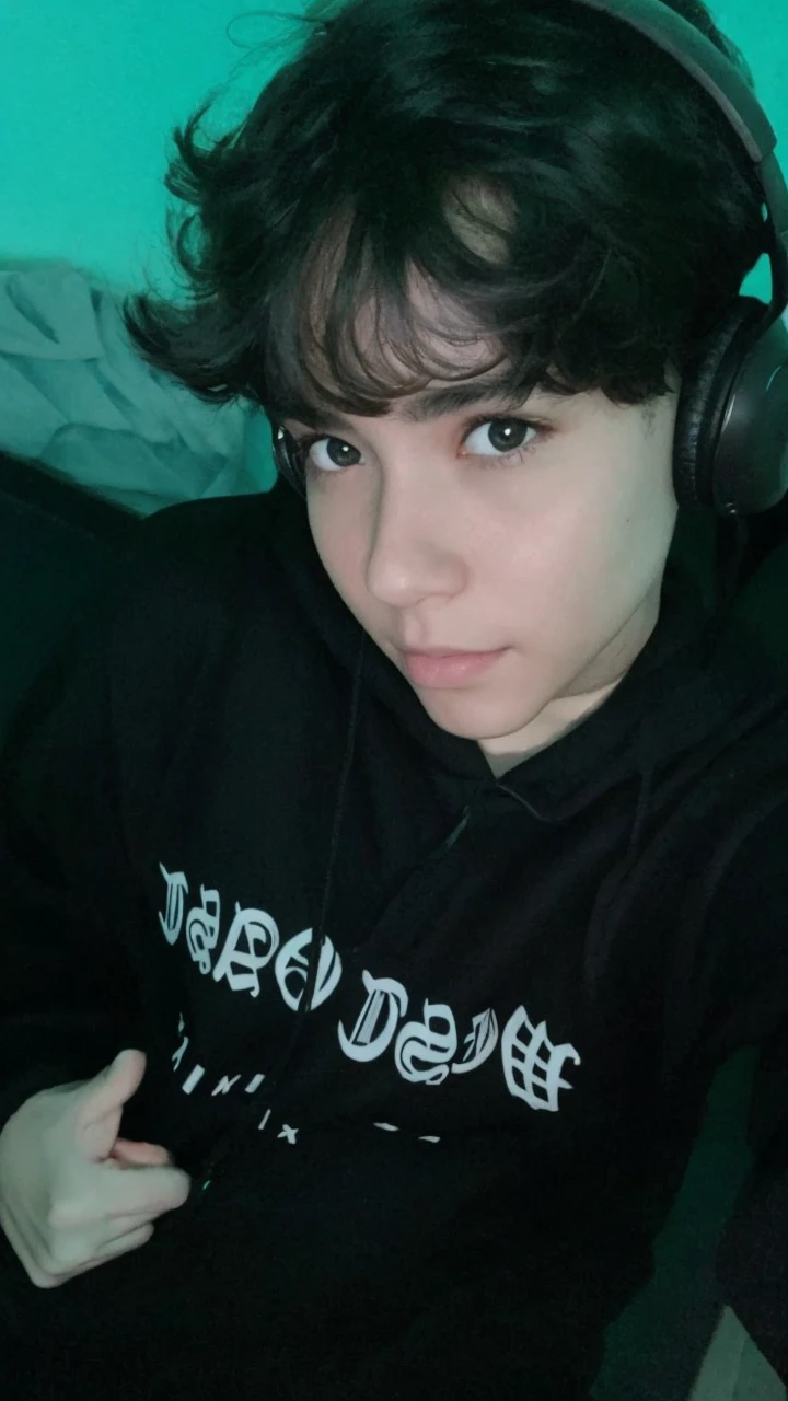 masc girl, earphone, lesbian, Woman