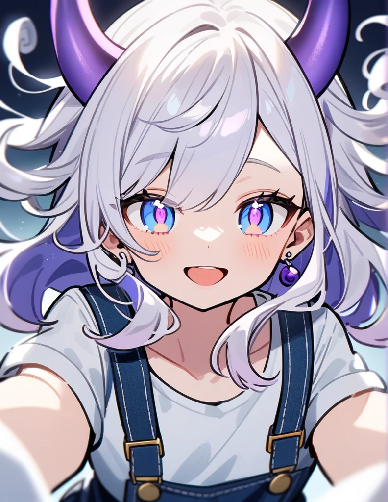semi-long、Cold-colored hair、Overalls、On top、blue eyes, Purple eyes, Odd Eye, smile、Swirling pupils、The whites of the eyes are black、2 earrings、Horns growing、One girl, 