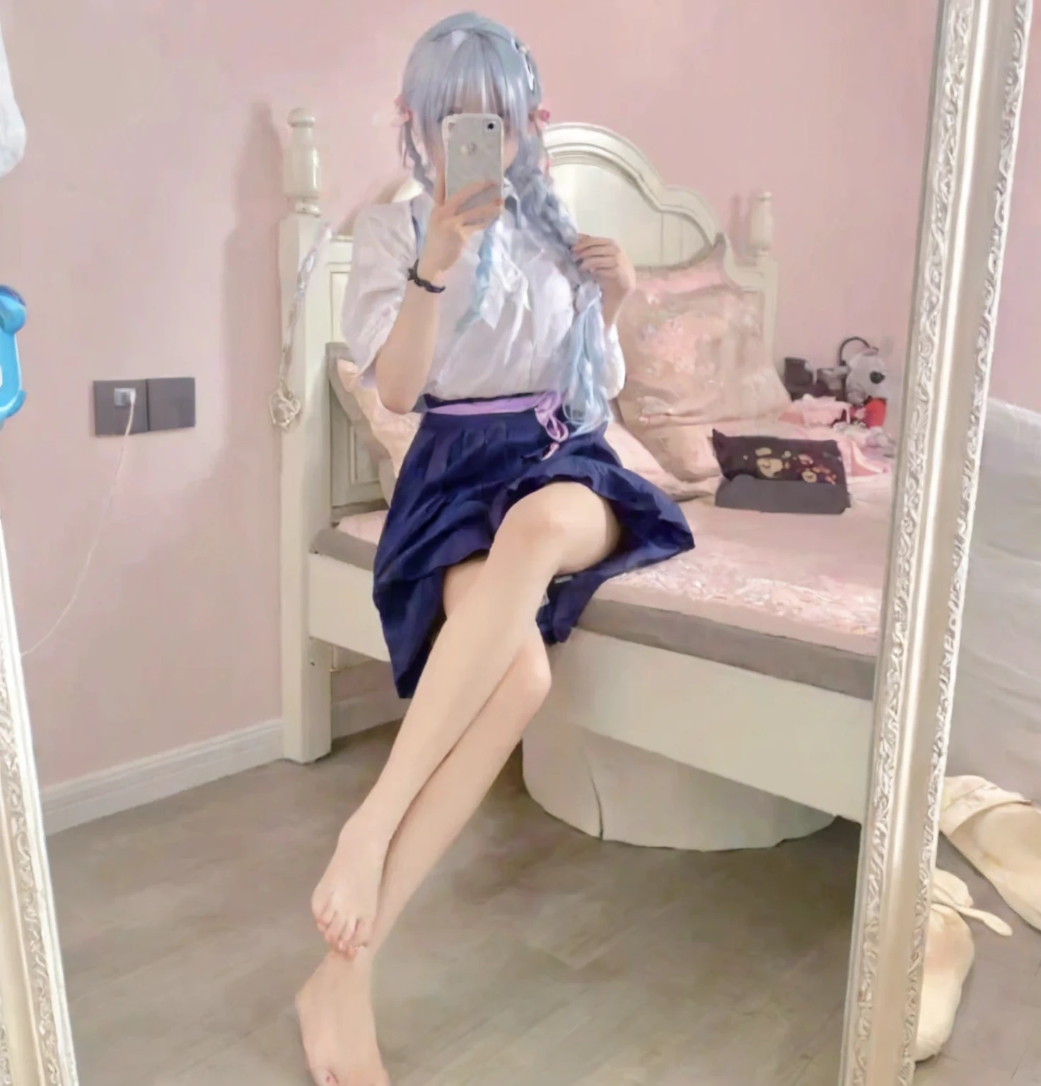 Surrealism), (illustration), (high resolution), (8K), (Extremely detailed), (best illustration), (Beautiful and delicate eyes), (best quality), (Very detailed), (masterpiece), ( wallpaper), (Delicate face), solitary, 1 girl, White curly hair, Korean, Heterochromic Eyes, There is a small mole under the eye, Large Breasts, Long legs, Tight abdominal muscles, Dynamic poses,A woman takes a selfie while sitting on the bed, anime girl role play, Anime girl squatting, Anime girls in real life, anime role play, role play of a catboy! maid! skirt, loli in skirt, A pretty face with arms and legs, 2263539546], , role play