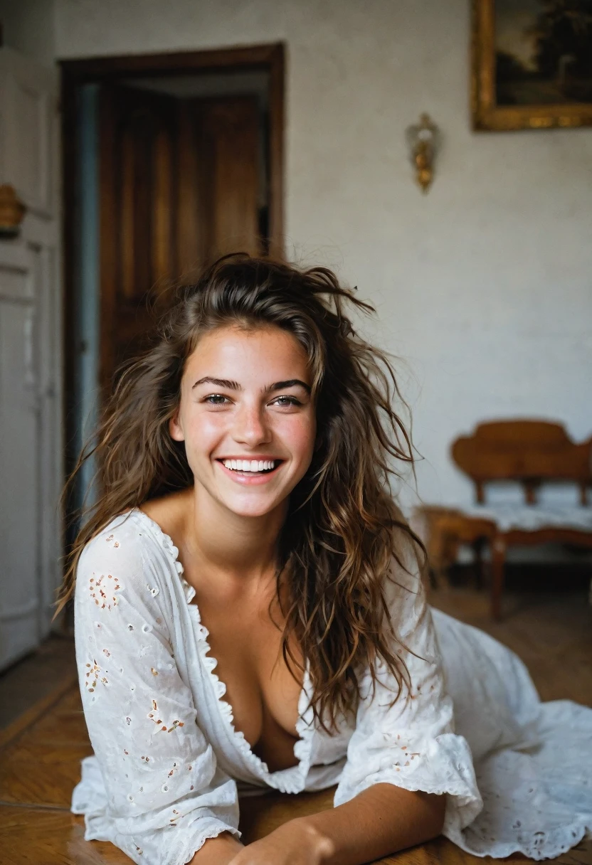 20 year old French girl, assise en robe brunette, yeux de couleurs marrons foncé, grand sourire EN TRAIN DE RIRE LA MAIN DEVANT LA BOUCHE , Messy hair but not too messy, photos in a lit house