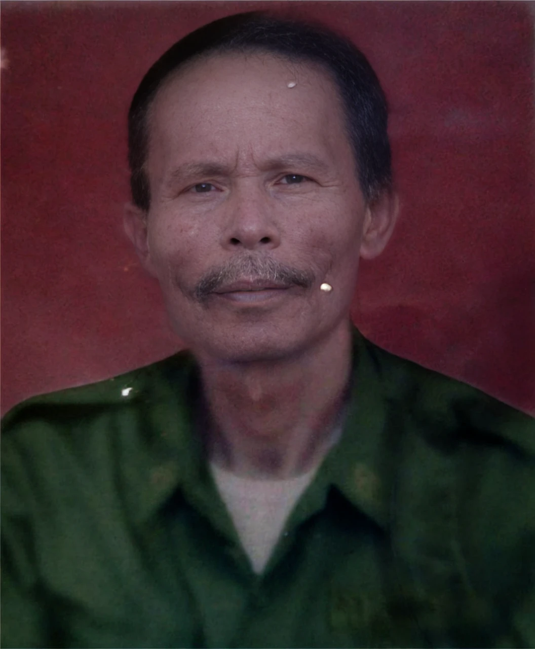 A indonesian old man,  wearing green army shirt, realistic detailed UHD 4k photography extreme quality, Cg unity 8k, super delicate, background blur, full depth of field, HDR high dynamics, real restoration, intricate and extreme details, perfectly presenting the style of midjourney art.  realistic, elegant, goddess, surrealism, high detail, supremacy, cinematic lighting, ray tracing, shadow, uhd, retina, masterpiece, ccurate, anatomically correct, textured skin, super detail, high detail, high quality, high quality, award-winning, best quality, high resolution, 1080P, 16k, 8k, 4K, HD