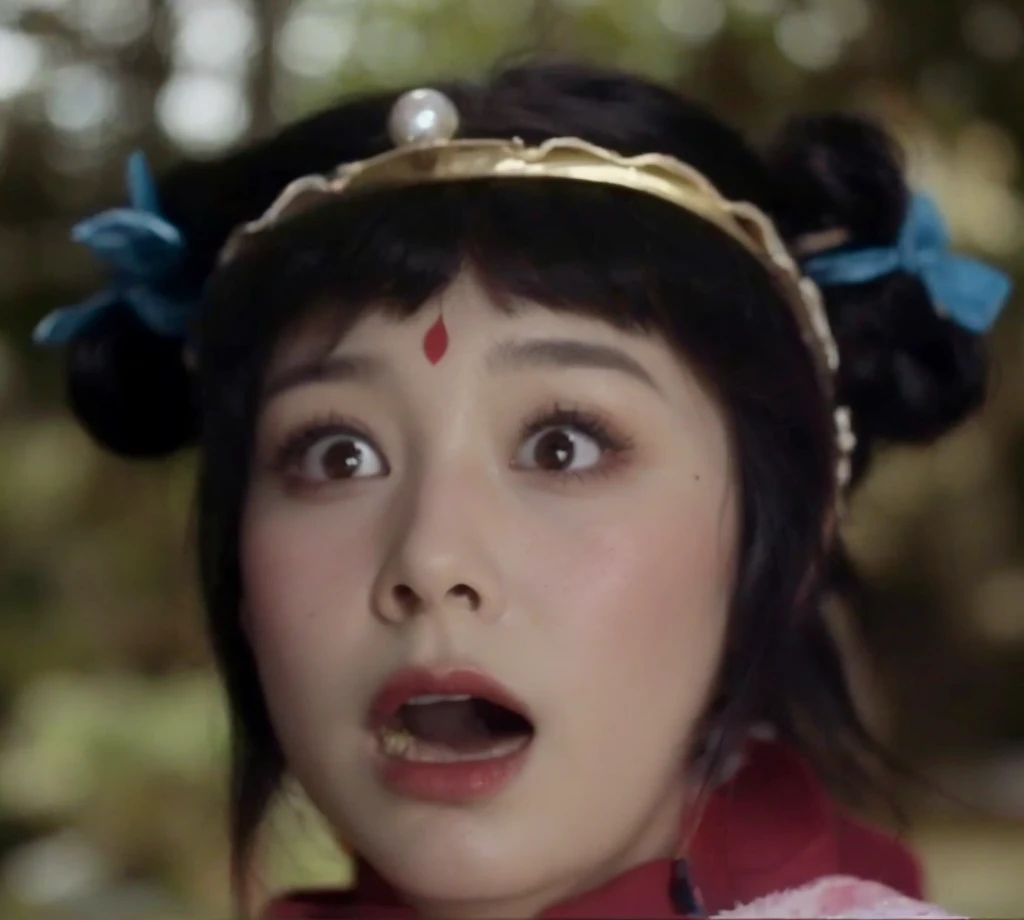 be surprised,Confuse,Beauty,Red lipstick,Eyes wide open