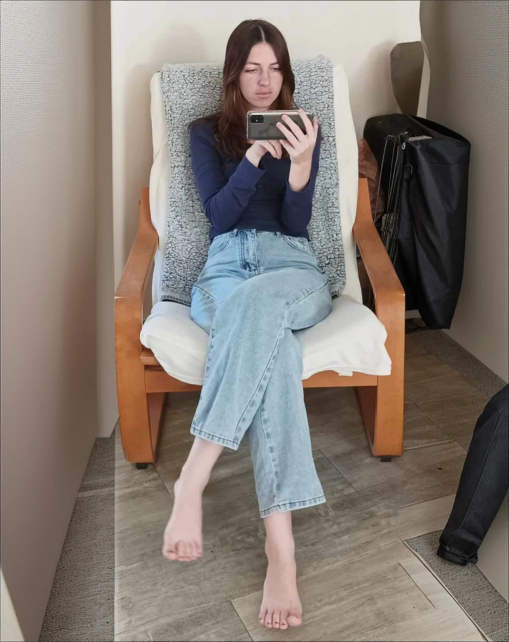 Suivre la continuité de l'image, dans un style ultra réaliste 