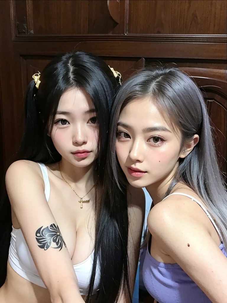 Asian girls, black hair, no tatto.