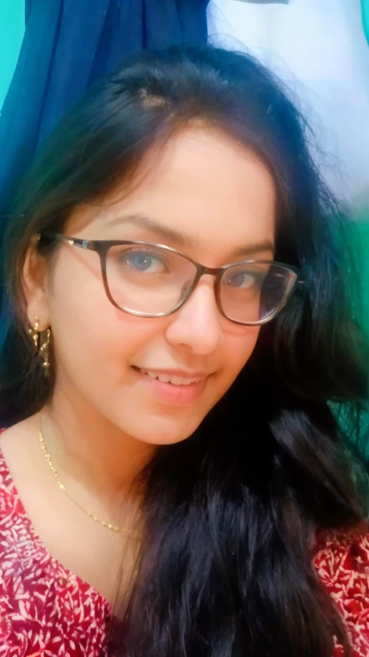 (best quality, masterpiece, detailed, realistic, photo-realistic, 35mm film, HDR, 4k, cinestill 800, sharp focus, 8mm film grain, Highres:1.3), full body, bursty, Indian, anamr, 1girl, focusing on camera, leaning, cleavage, detailed masculine, realistic body, detailed eyes, detailed face, ultra high details, masterpiece , perfect eyes, munzareen,